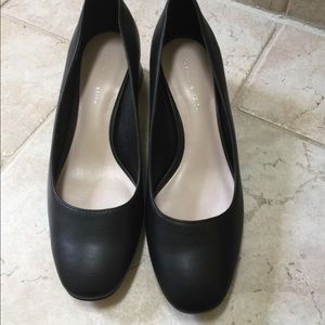 NIB Charles&Keith pump
